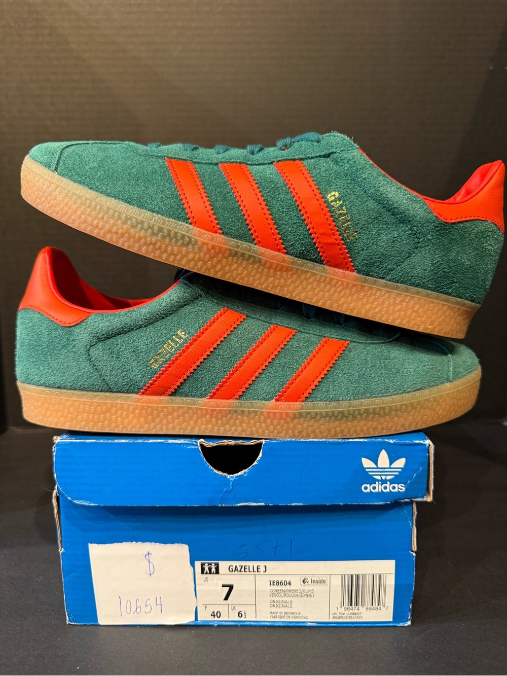 adidas Gazelle J Green Suede Sneakers size 8W/7M